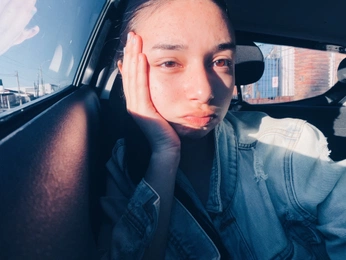 A cover of "." cluster. The owner is beluuuu. The cluster consists of 3 elements.