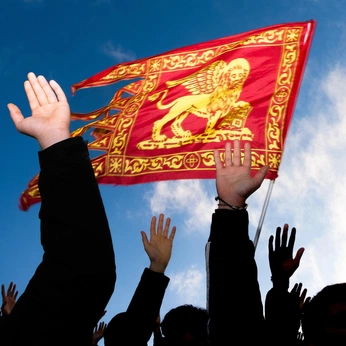 A cover of "Art Direction" cluster. The owner is timoe. The cluster consists of 260 elements.