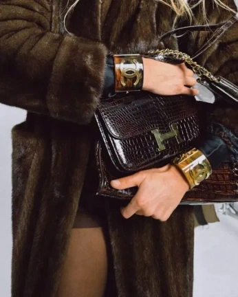 A cover of "🪩" cluster. The owner is ambree. The cluster description is "FASHION FASHION FASHION ". The cluster consists of 45 elements.