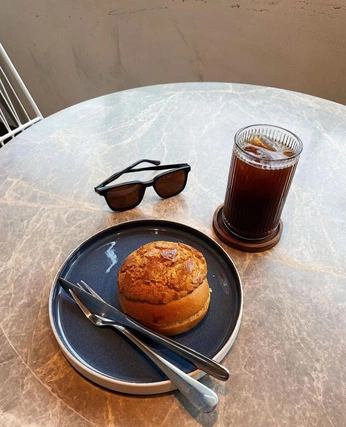 A cover of "Leven" cluster. The owner is farah.nasr27. The cluster consists of 9 elements.