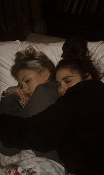 A cover of "Tano and Elizabeth" cluster. The owner is eturner. The cluster consists of 5 elements.