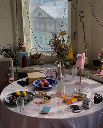 A cover of "Decor" cluster. The owner is cloudpinebranch. The cluster consists of 3 elements.