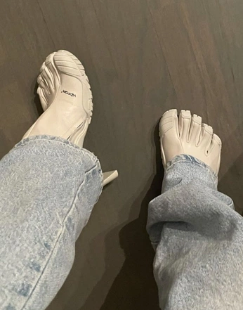 A cover of "KHUL" cluster. The owner is martinaiturralde. The cluster consists of 10 elements.