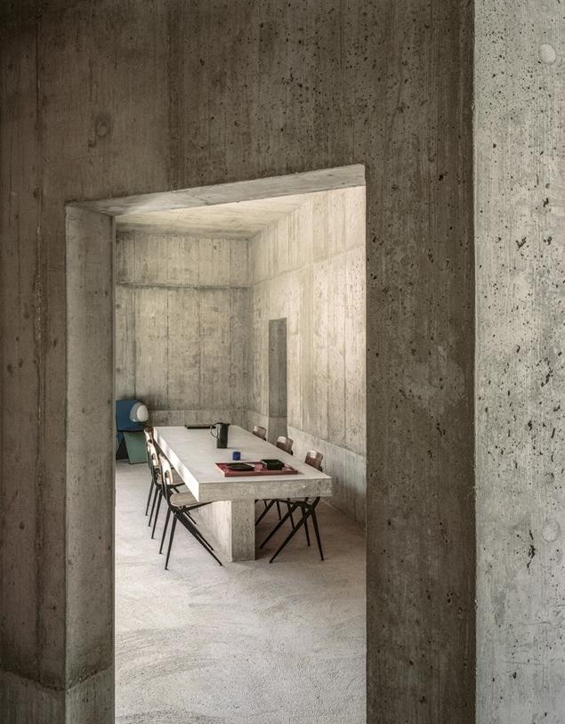 Interior of the Pereiro Do Cha House by architect Valerio Olgiati. Photo by Paulo Catrica.