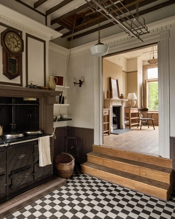 A cover of "Home" cluster. The owner is georged. The cluster consists of 3 elements.