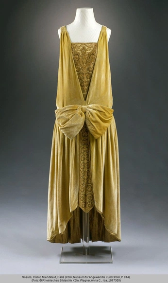 A cover of "Creative clothing" cluster. The owner is hesalidarwish. The cluster consists of 1 element.