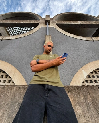 A cover of "Architecture" cluster. The owner is alvar.ooo. The cluster consists of 1 element.