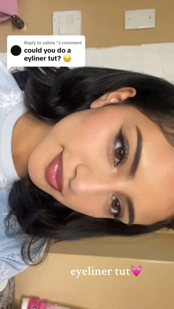 A cover of "makeup" cluster. The owner is 4naah. The cluster consists of 5 elements.