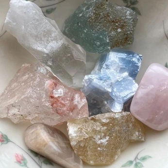 A cover of "Pierres précieuses" cluster. The owner is nereide. The cluster consists of 20 elements.