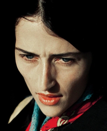 A cover of "Portraits" cluster. The owner is amosdeus. The cluster consists of 32 elements.