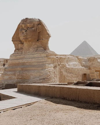 A cover of "from mena" cluster. The owner is ofthemoment. The cluster consists of 1 element.