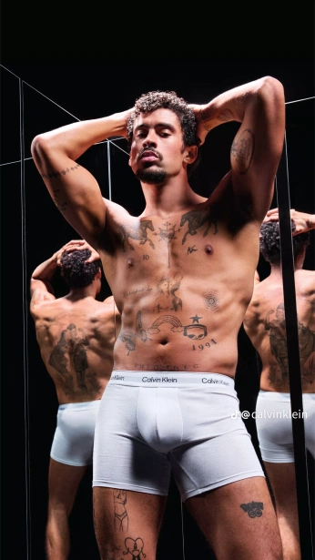 A cover of "Reg Grundies" cluster. The owner is krzysztos. The cluster consists of 2 elements.