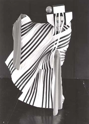 A cover of "moda" cluster. The owner is aishalessa. The cluster consists of 2 elements.