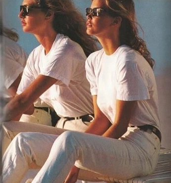 A cover of "steeze" cluster. The owner is emmalaurent. The cluster consists of 31 elements.