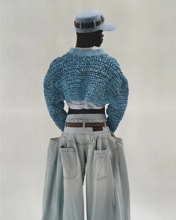 A cover of "Styling" cluster. The owner is zoeakihary. The cluster consists of 13 elements.