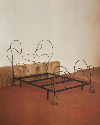 A cover of "Cadre de lit" cluster. The owner is orbitalobjects. The cluster consists of 11 elements.