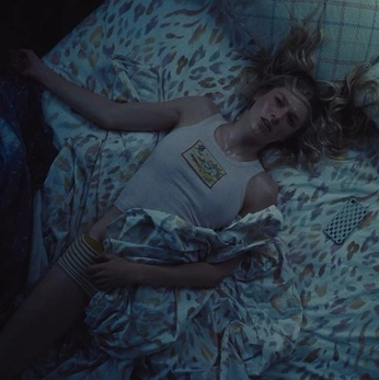 A cover of "mundane" cluster. The owner is erikjagger. The cluster description is "september 24 - september 25, feeling time go by, trapped by routine". The cluster consists of 50 elements.