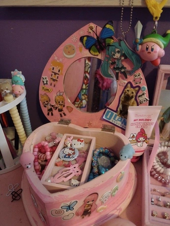 A cover of "peque" cluster. The owner is chamabanana. The cluster consists of 49 elements.