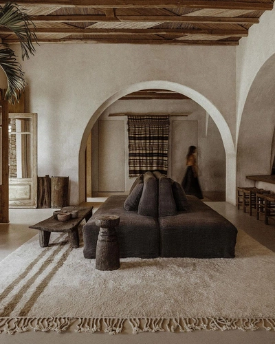 Interior (@sylvmrtn) / Cosmos