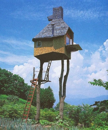 A cover of "Architecture" cluster. The owner is beigecowboy. The cluster consists of 2 elements.