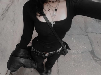 A cover of "fashion ❀࿐" cluster. The owner is nathaway. The cluster consists of 3 elements.