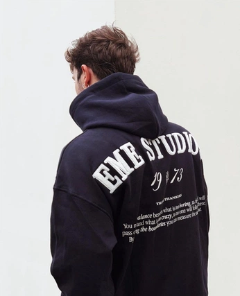 A cover of "Vert Merch" cluster. The owner is ruinedbymo. The cluster consists of 8 elements.