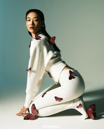 A cover of "Photography Direction" cluster. The owner is 1990nude. The cluster consists of 50 elements.