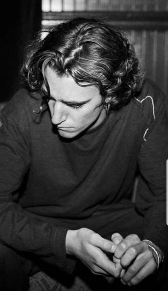 A cover of "pretty people" cluster. The owner is gobliinking. The cluster consists of 310 elements.