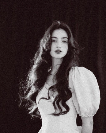 A cover of "Vibe Inspo" cluster. The owner is nthegentlestgirl. The cluster consists of 1 element.