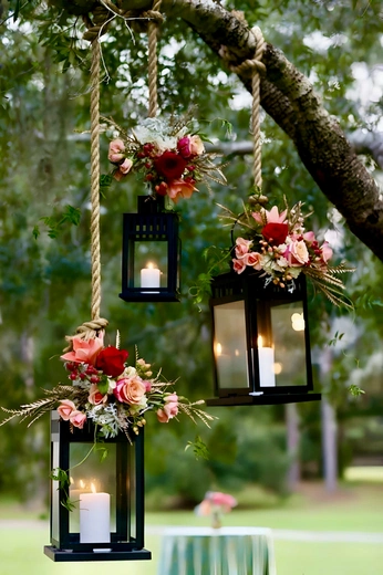 A cover of "Garden Ideas" cluster. The owner is creativelaura. The cluster consists of 2 elements.