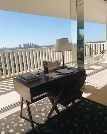 A cover of "Railings" cluster. The owner is tfortrace. The cluster consists of 2 elements.