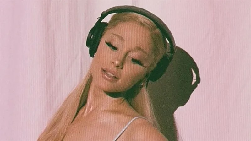 • Ariana Grande •