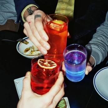 A cover of "CHACHING" cluster. The owner is bilyhm. The cluster consists of 22 elements.