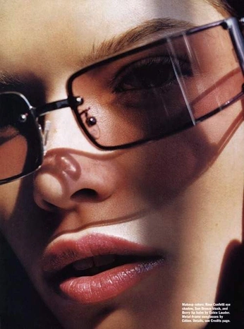 A cover of "Glasses" cluster. The owner is mooniesworld. The cluster consists of 6 elements.