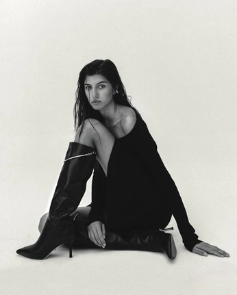 A cover of "models on stage" cluster. The owner is gabbrigido. The cluster consists of 52 elements.