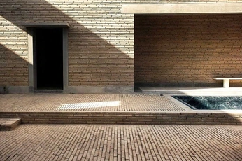 A cover of "Architecture - Exteriors" cluster. The owner is dnems98. The cluster consists of 17 elements.