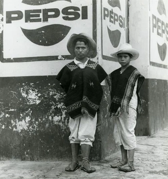 A cover of "En mi sangre" cluster. The owner is andy.film. The cluster consists of 23 elements.