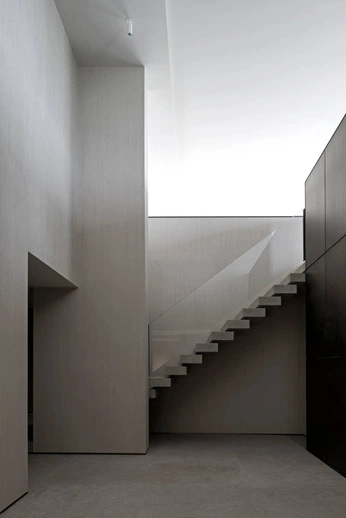 A cover of "Arch" cluster. The owner is metasara. The cluster consists of 2 elements.