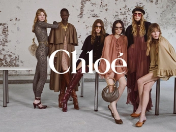 A cover of "CHLOE" cluster. The owner is bluepearl. The cluster consists of 35 elements.