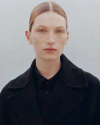 A cover of "Jil Sander" cluster. The owner is seaniejax. The cluster consists of 22 elements.