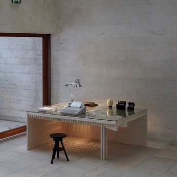 A cover of "office" cluster. The owner is malarie. The cluster consists of 9 elements.