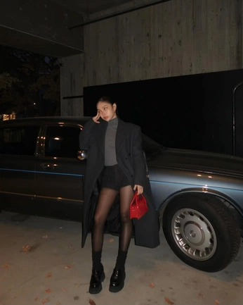 A cover of "Lit" cluster. The owner is jinen. The cluster consists of 3 elements.