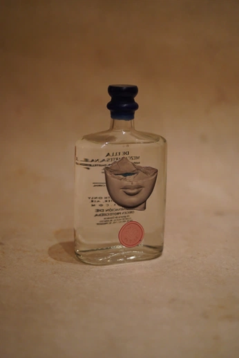 A cover of "packaging" cluster. The owner is amorphism. The cluster consists of 1 element.