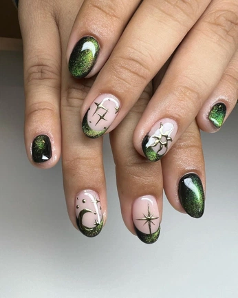 A cover of "Nails" cluster. The owner is mhic.music. The cluster consists of 17 elements.