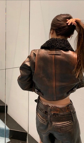 A cover of "BROWNS 🤎" cluster. The owner is mehditaleb. The cluster consists of 9 elements.