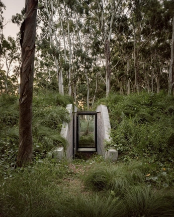 A cover of "Arch" cluster. The owner is kipiante. The cluster consists of 3 elements.