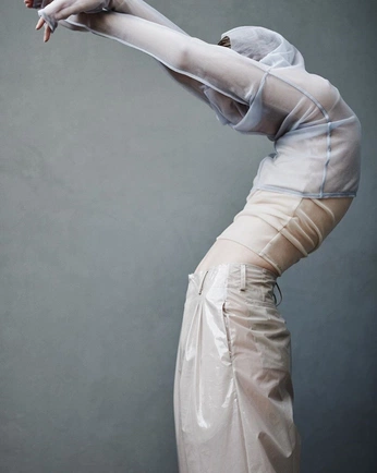 A cover of "celestite" cluster. The owner is bulan.b. The cluster consists of 1 element.