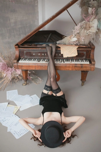 A cover of "REVER" cluster. The owner is rever.foto. The cluster consists of 146 elements.