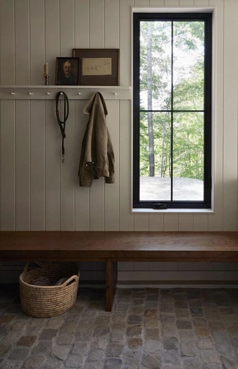 A cover of "The Remodel" cluster. The owner is clarawisner. The cluster consists of 67 elements.