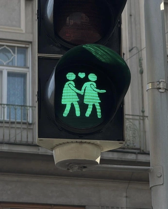 A cover of "BK Color" cluster. The owner is gabmontalvo. The cluster consists of 5 elements.